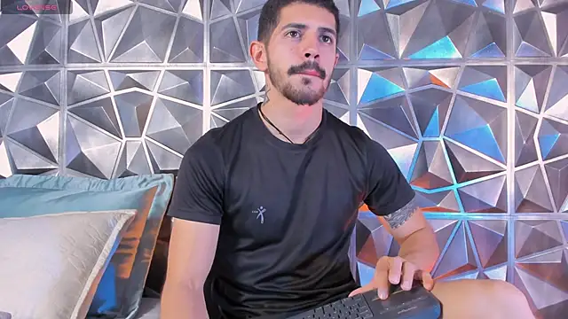 Snapshot of AlejandroStormm chatting on 3, 3, 2026 AlejandroStormm online show from 3, 3, 2026