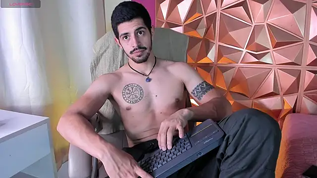 Snapshot of AlejandroStormm chatting on 25, 3, 2026 AlejandroStormm online show from 25, 3, 2026