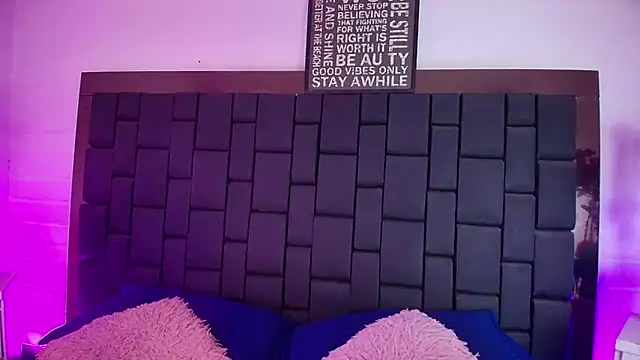 Lexi Howard  online show from 29, 9, 2025