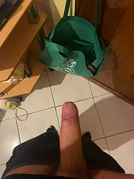 mikekmi21 online show from 24, 2, 2025