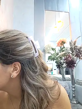 Bella Posh online show from 18, 10, 2025