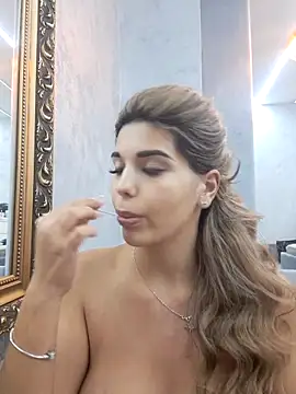 Bella Posh online show from 27, 11, 2025