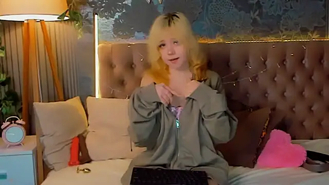 EmilyAngells online show from 26, 2, 2026