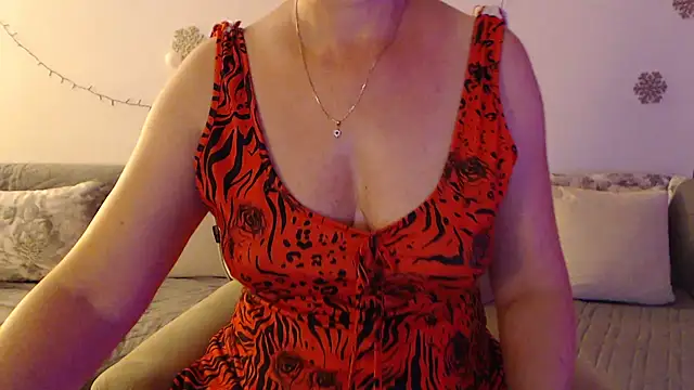 Snapshot of YourfantasyGiuly chatting on 8, 7, 2026 YourfantasyGiuly online show from 8, 7, 2026