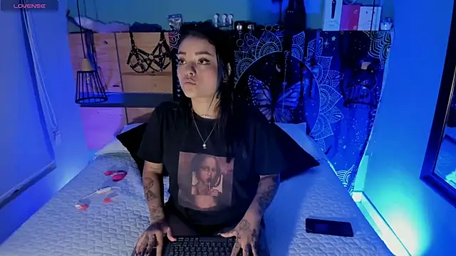 ChloeAllennn online show from 28, 4, 2026