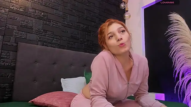 Snapshot of Maite_Smith_ chatting on 16, 10, 2025 Maite Smith online show from 16, 10, 2025