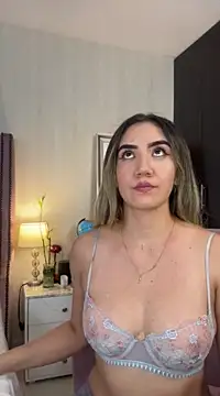 natashaleightt online show from 2, 3, 2025