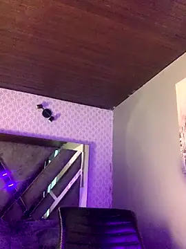 Snapshot of MichelleDiaz_Pink chatting on 13, 11, 2025 MichelleDiaz Pink online show from 13, 11, 2025