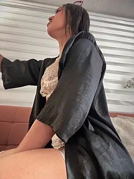 Snapshot of MichelleDiaz_Pink chatting on 14, 11, 2025 MichelleDiaz Pink online show from 14, 11, 2025