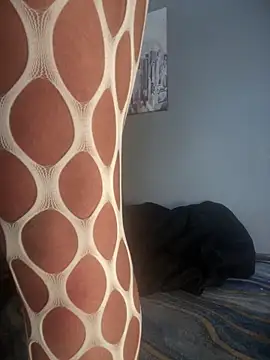 Snapshot of MichelleDiaz_Pink chatting on 27, 11, 2025 MichelleDiaz Pink online show from 27, 11, 2025