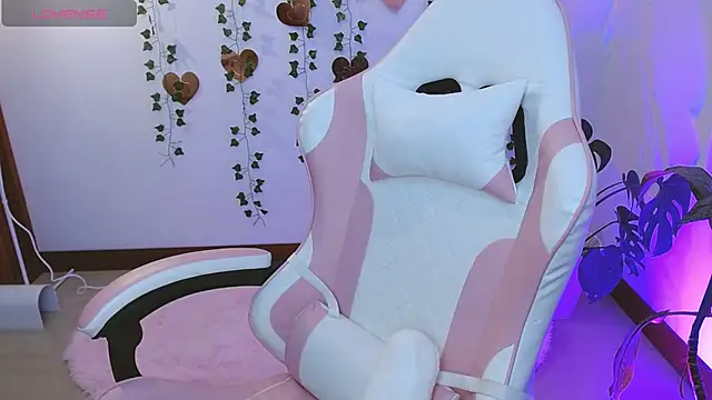hellokitty  valery online show from 14, 6, 2026