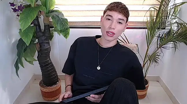 Snapshot of cod_dolll chatting on 25, 2, 2025 cod dolll online show from 25, 2, 2025