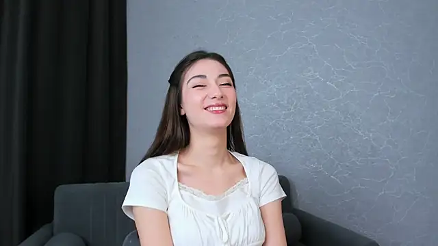 FloraEves online show from 5, 3, 2025