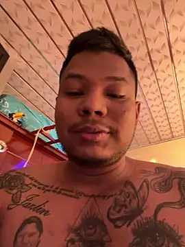 Snapshot of Saipuer31 chatting on 16, 12, 2025 Saipuer31 online show from 16, 12, 2025