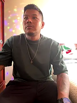 Snapshot of Saipuer31 chatting on 17, 12, 2025 Saipuer31 online show from 17, 12, 2025