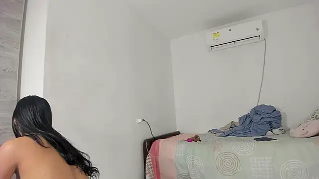 Snapshot of flor_herrera01 chatting on 1, 3, 2025 flor herrera01 online show from 1, 3, 2025