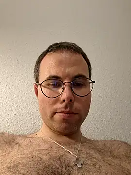 Snapshot of Simonudist chatting on 18, 12, 2025 Simonudist online show from 18, 12, 2025