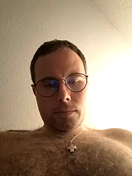 Snapshot of Simonudist chatting on 4, 2, 2026 Simonudist online show from 4, 2, 2026