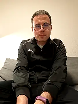 Snapshot of Simonudist chatting on 5, 2, 2026 Simonudist online show from 5, 2, 2026