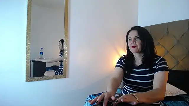 laura hotties online show from 21, 3, 2025