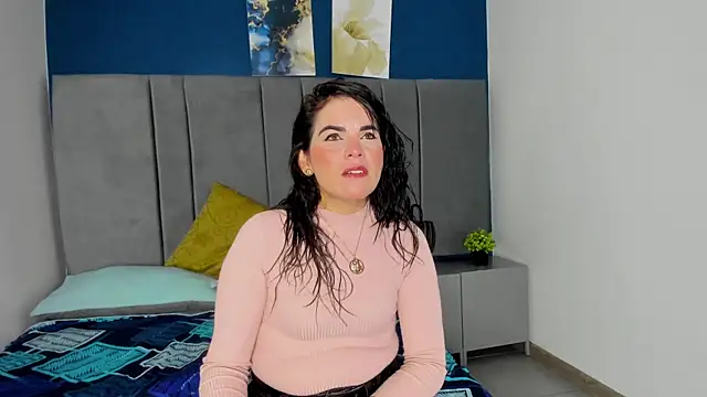 laura hotties online show from 30, 9, 2025