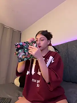 Dirty-Bunnyyy online show from 8, 10, 2025