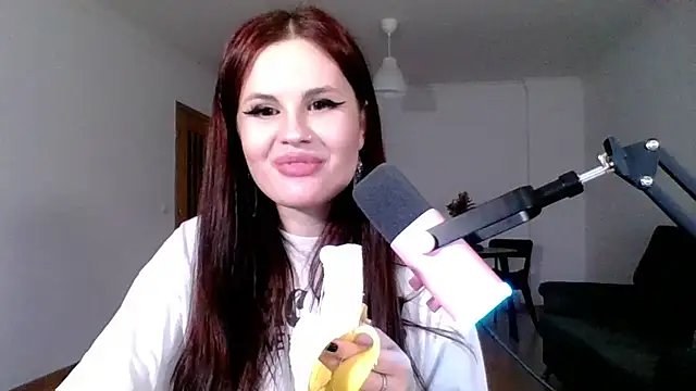 Della Ideal online show from 17, 3, 2025