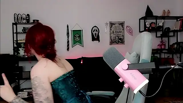 Della Ideal online show from 22, 4, 2026