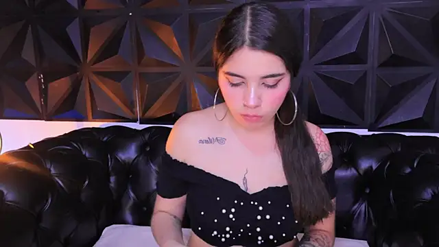 Snapshot of DaphneGlas chatting on 10, 3, 2025 DaphneGlas online show from 10, 3, 2025