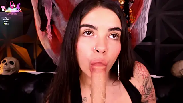 Snapshot of DaphneGlas chatting on 16, 10, 2025 DaphneGlas online show from 16, 10, 2025