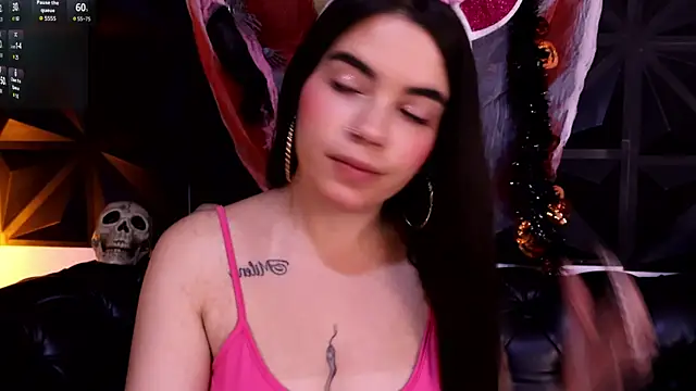 Snapshot of DaphneGlas chatting on 22, 10, 2025 DaphneGlas online show from 22, 10, 2025