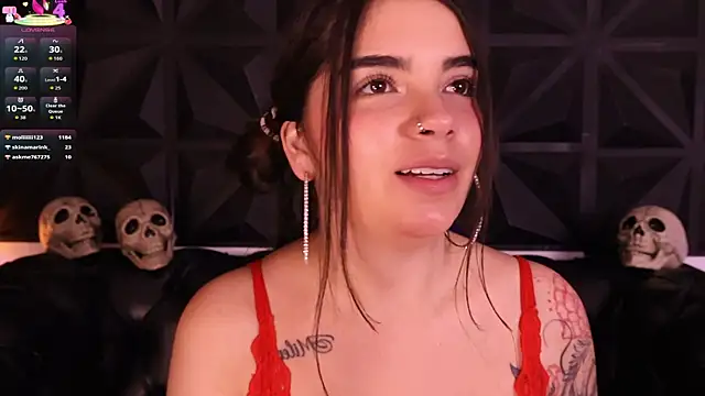 Snapshot of DaphneGlas chatting on 28, 10, 2025 DaphneGlas online show from 28, 10, 2025