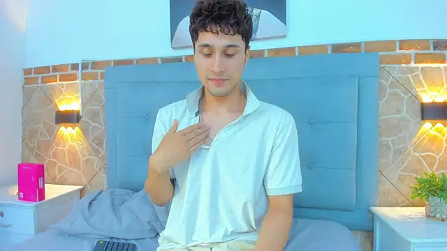 Snapshot of buddy_whitte chatting on 21, 3, 2025 buddy whitte online show from 21, 3, 2025