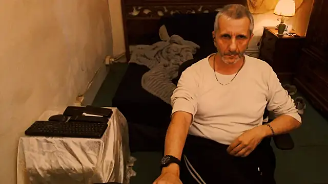 maxdaddy690 online show from 6, 10, 2025