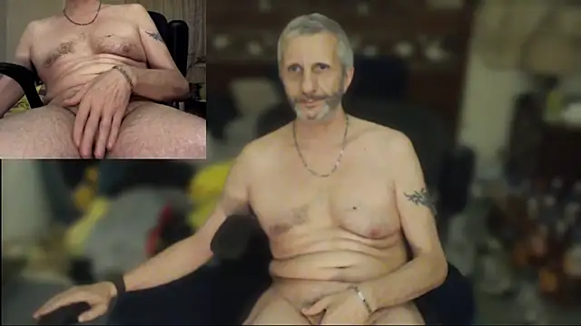 Snapshot of maxdaddy690 chatting on 6, 6, 2026 maxdaddy690 online show from 6, 6, 2026