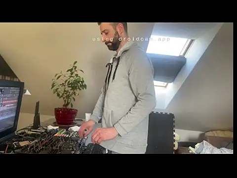 gryzoon online show from 3, 3, 2026