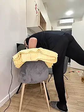  KissMyAss  online show from 7, 4, 2026