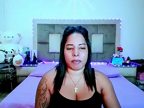 Snapshot of indiantopaz694u chatting on 27, 5, 2026 indiantopaz694u online show from 27, 5, 2026