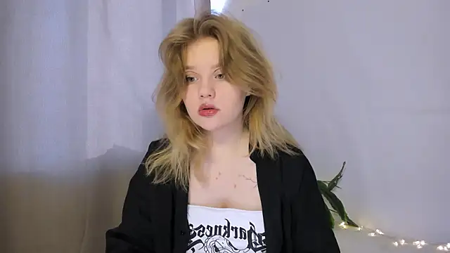 LaseyMoon online show from 11, 3, 2025