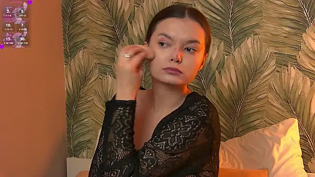 AsterQuinn online show from 22, 4, 2026