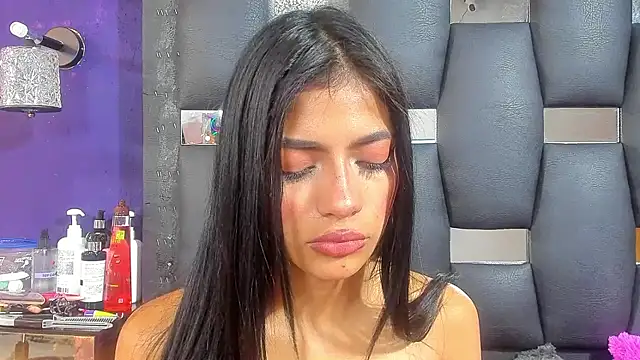 EMYCLARK01 online show from 17, 1, 2026