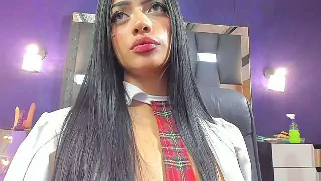 Snapshot of EMYCLARK01 chatting on 30, 5, 2026 EMYCLARK01 online show from 30, 5, 2026