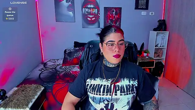 Snapshot of Veronika_metal chatting on 16, 9, 2025 Veronika metal online show from 16, 9, 2025