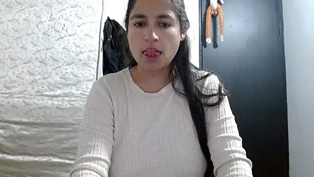 Snapshot of Escarcha-blue chatting on 14, 10, 2025 Escarcha-blue online show from 14, 10, 2025