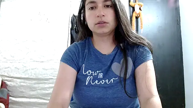 Snapshot of Escarcha-blue chatting on 25, 10, 2025 Escarcha-blue online show from 25, 10, 2025