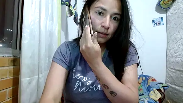 Snapshot of Escarcha-blue chatting on 7, 11, 2025 Escarcha-blue online show from 7, 11, 2025