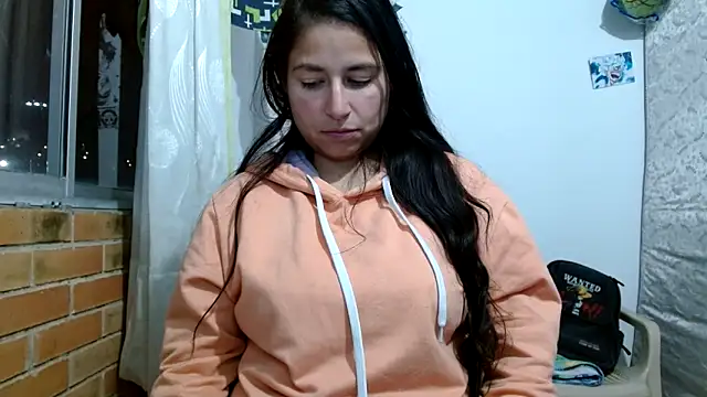 Snapshot of Escarcha-blue chatting on 9, 11, 2025 Escarcha-blue online show from 9, 11, 2025