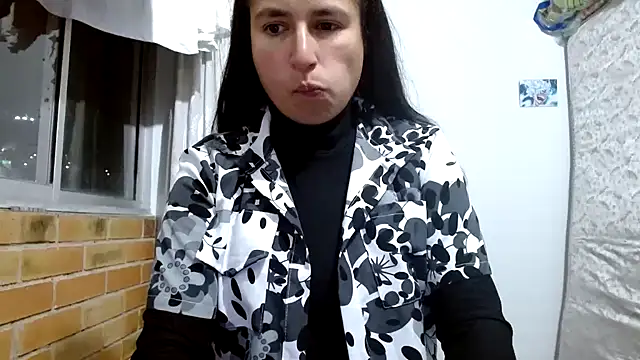 Snapshot of Escarcha-blue chatting on 29, 11, 2025 Escarcha-blue online show from 29, 11, 2025