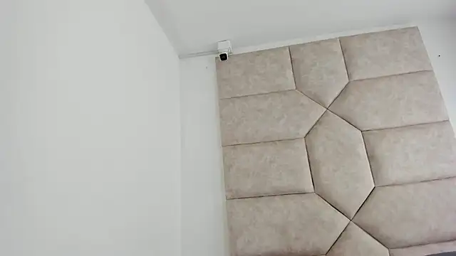 Vaiolett Smith online show from 7, 11, 2025