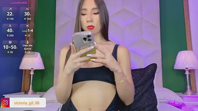 queen  violet online show from 23, 7, 2026